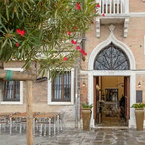 Palazzo Veneziano - Collection **** ונציה