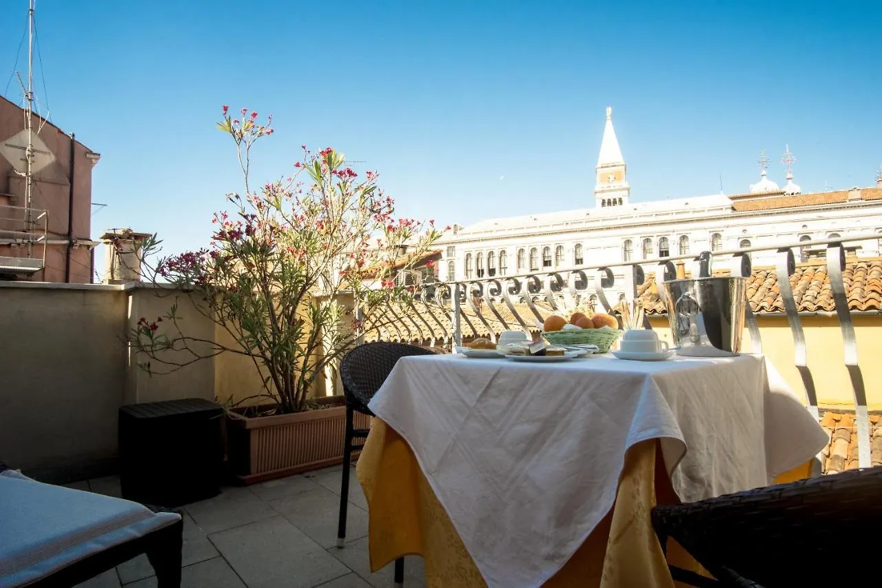 Hotel Antigo Trovatore Venice