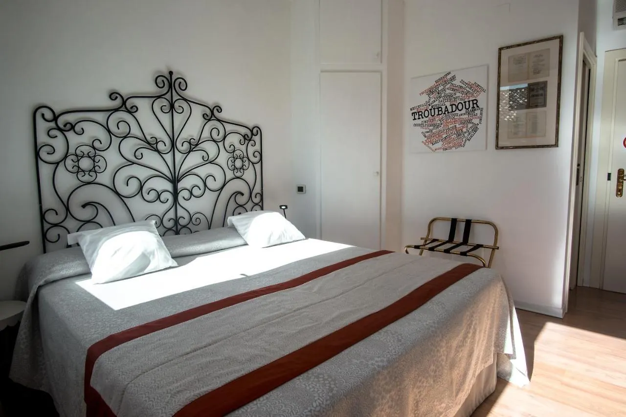 ***  Hotel Antigo Trovatore Venice Italy