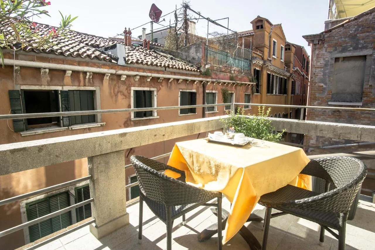 Hotel Antigo Trovatore Venice
