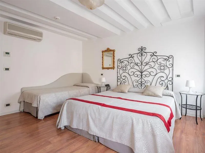 Hotel Antigo Trovatore Venise