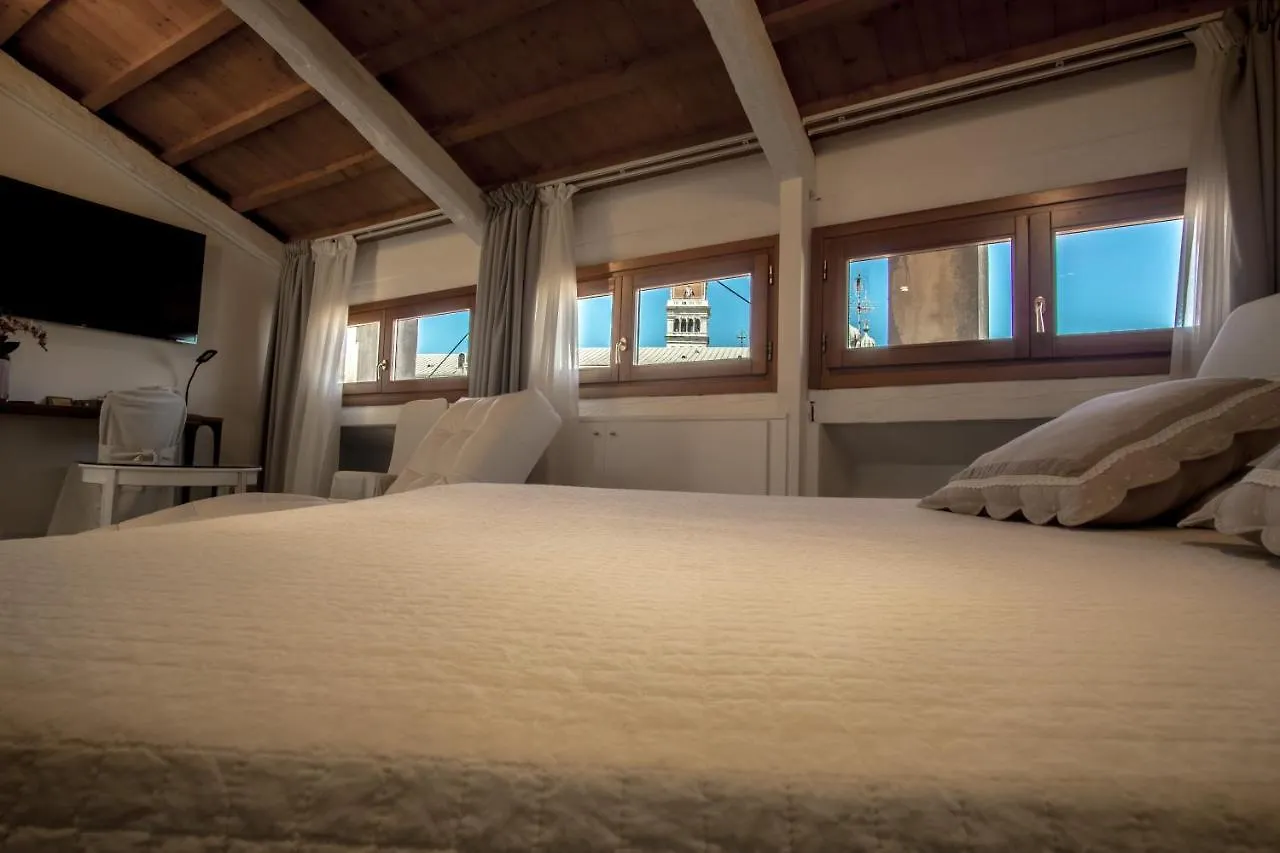 Hotel Antigo Trovatore Veneza 3*,