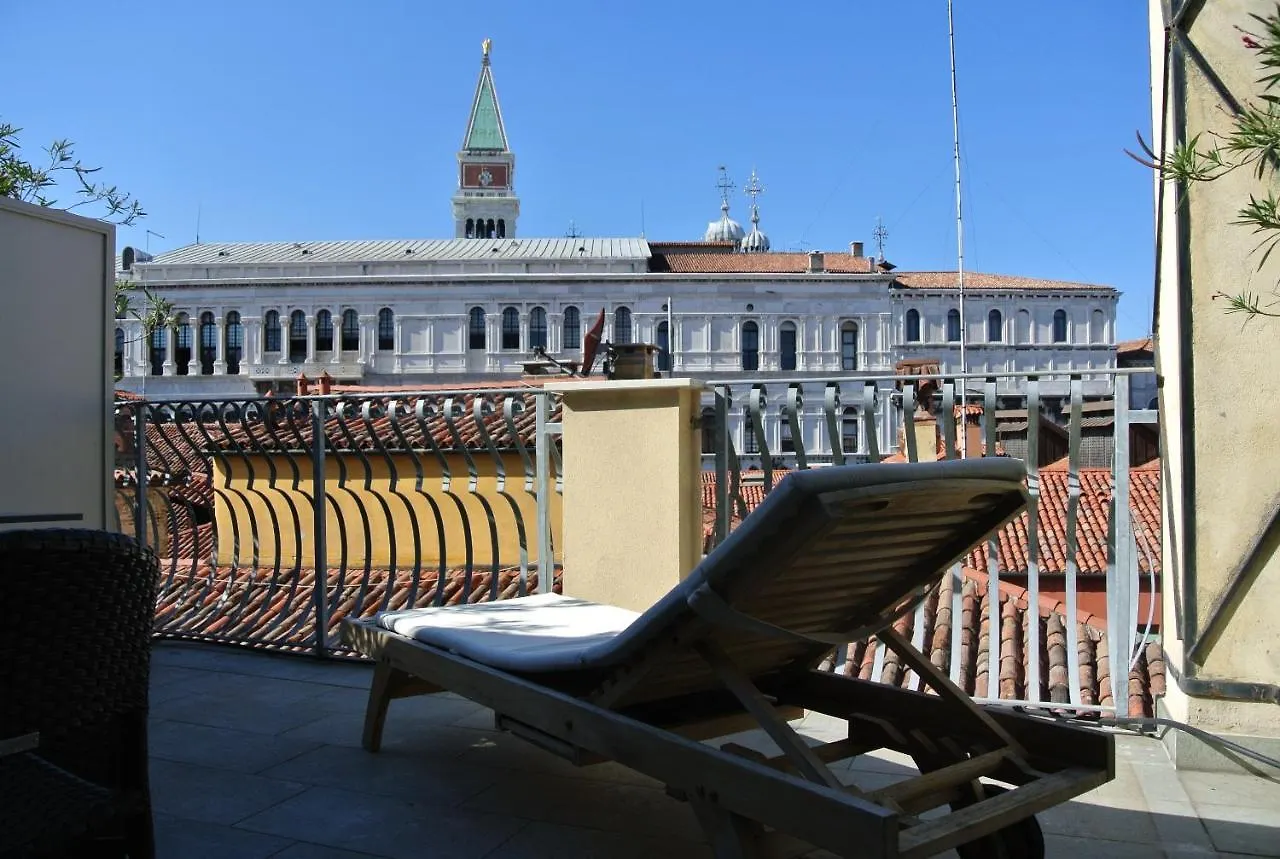 Hotel Antigo Trovatore Venise 3*,