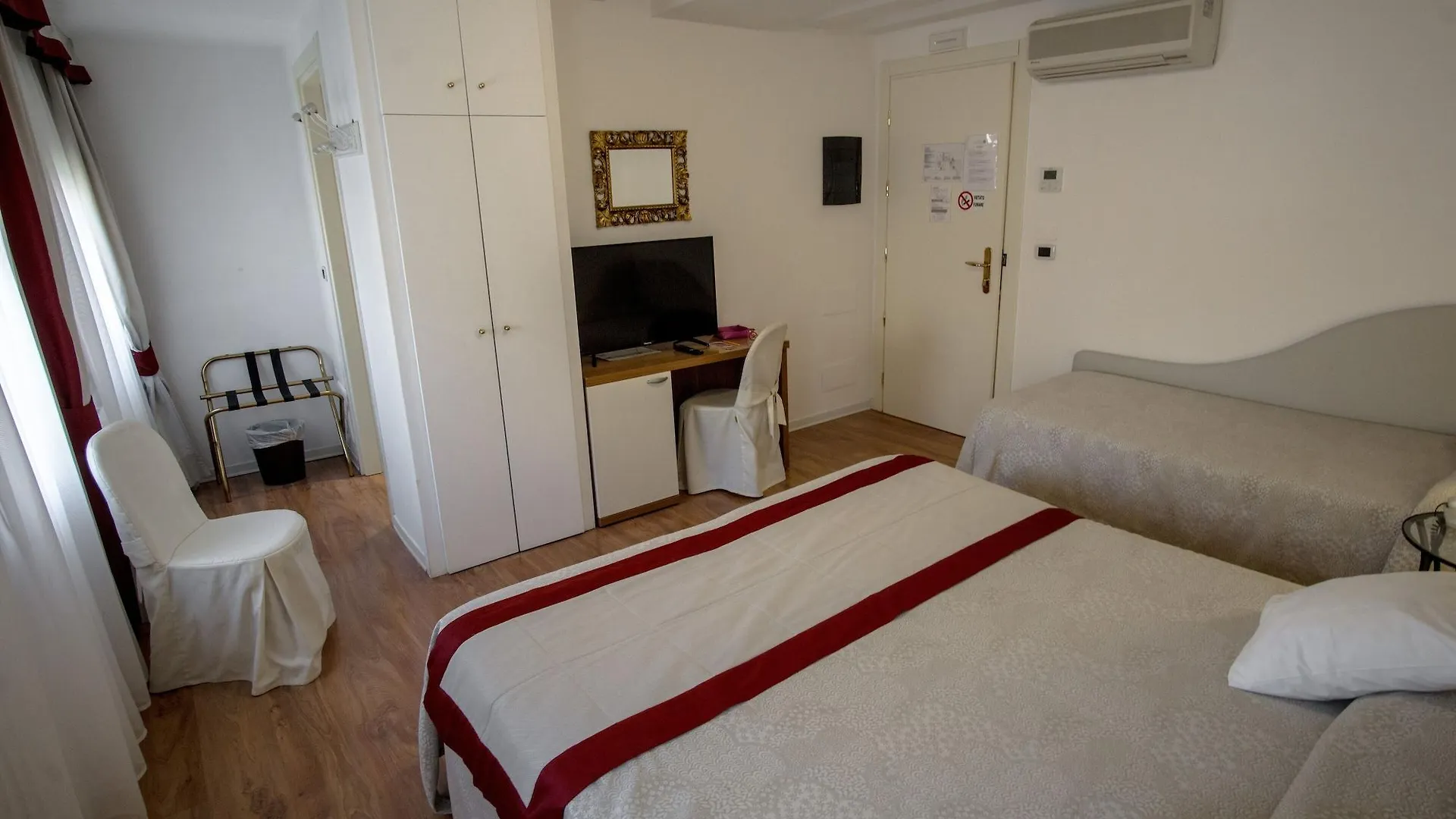 Hotel Antigo Trovatore Venise 3*,